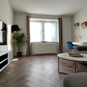 Apartment Exklusive 2 Eg Mit Balkon In Lage!, Bremen